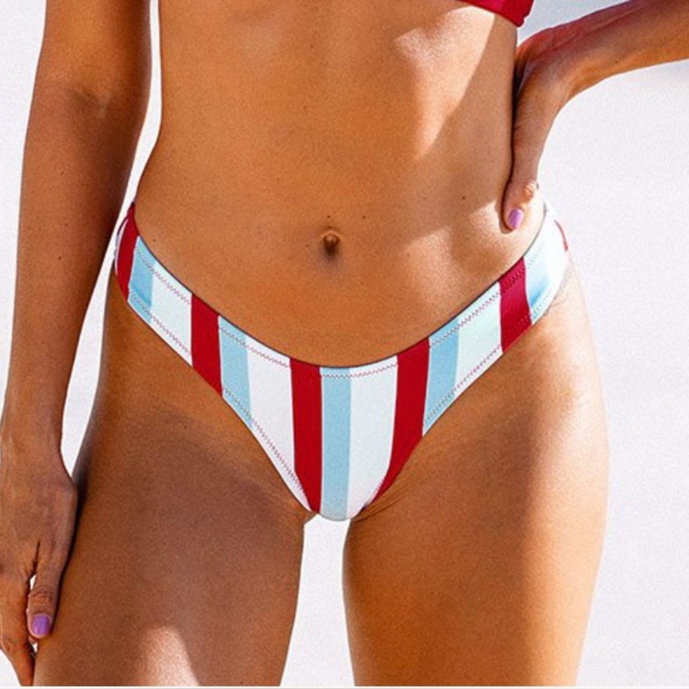 Cupshe Red and Light Blue Striped Bikini Bottom Size M NWT